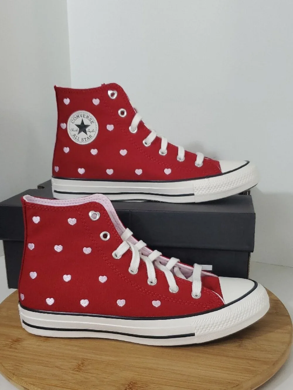 Converse Chuck Taylor High Top Sneakers Red Pink Hearts NIB Kid Size 6 EU 38.5